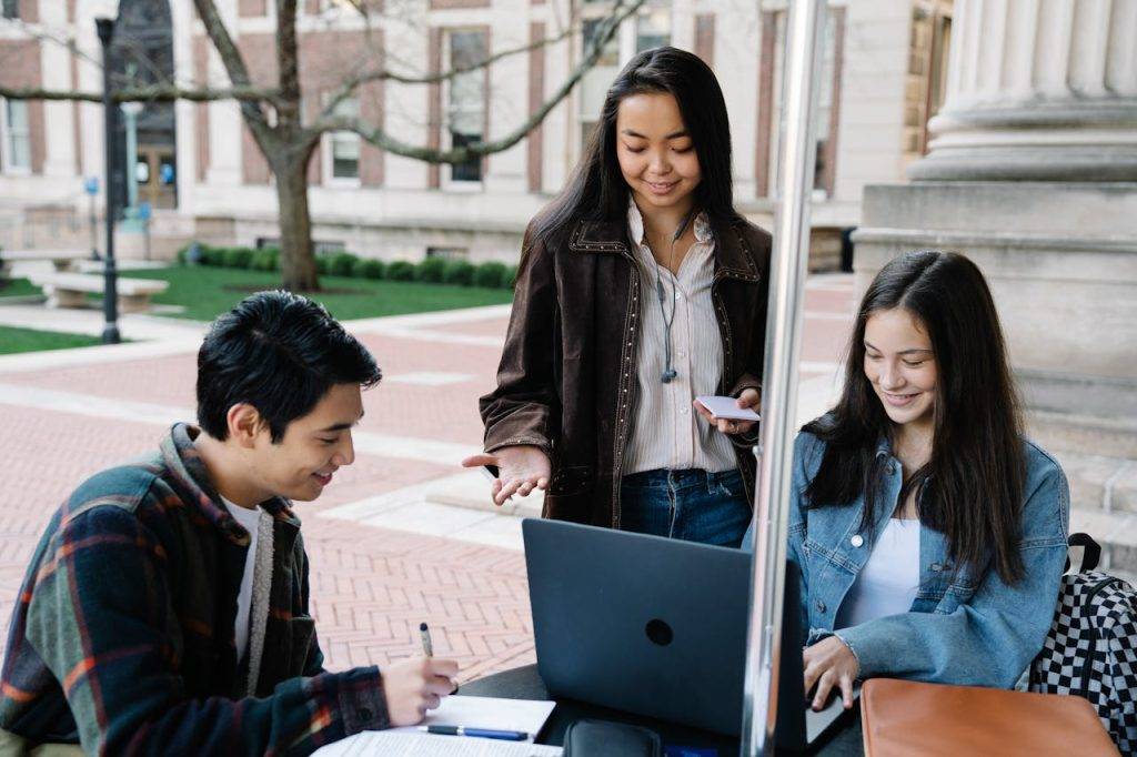 5 Financial Tips For New College Students New College Students